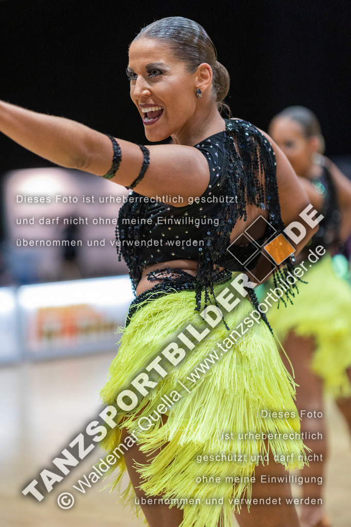 20230114-01024 | Hier finden Sie Tanz Bilder vom Latein und Standard Formationen tanzen. Sportbilder vom Tanzsport. Schöne Fotos und von Weltmeisterschaft, Europameisterschaft, Bundesliga, Regionalliga, Oberliga und Landesliga sowie von GOC Stuttgart, DanceComp, WM Bremen