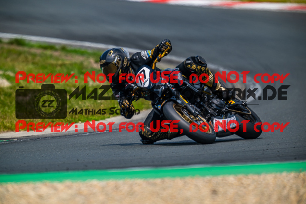 MaZZes_FotoMatrix_220520_4044 | Fotograf Mathias Schmid
Sportfotograf,
Eventfotograf,
Hochzeitsfotograf,
Portraitfotograf