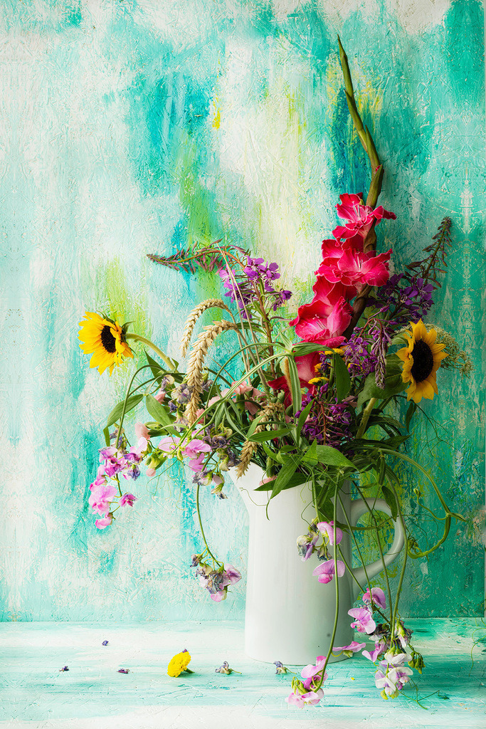 Summertime | Sommerstrauß in einer Karaffe - Realisiert mit Pictrs.com