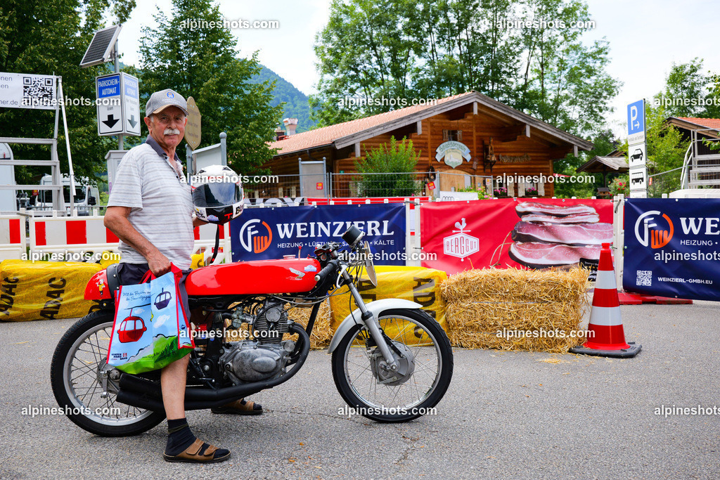 P1014584 | Erleben Sie atemberaubende, hochqualitative Fotos Ihrer Fahrt entlang der malerischen Alpenstraßen. Besuchen Sie alpineshots.com, um professionelle Aufnahmen Ihrer unvergesslichen Reise zu finden und zu kaufen - Realisiert mit Pictrs.com