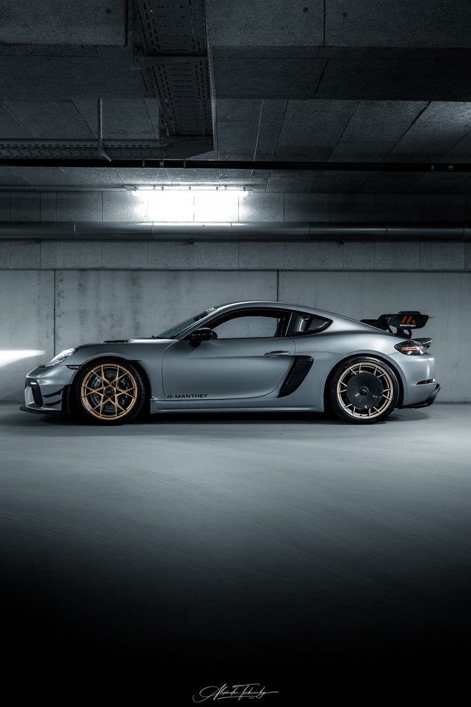 718 Cayman GT4 RS Manthey | Entdecken Sie die faszinierende Welt von Alexander Tschuncky Arts: Kreative Fotografie, atemberaubende Automobilkunst und hochwertiger Bilderdruck. Lassen Sie sich inspirieren! - Realisiert mit Pictrs.com