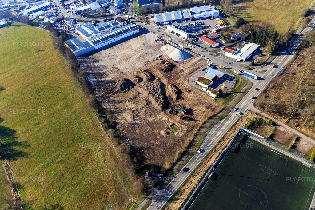 Luftbild: Baustelle zur Erschliessung des neuen Logistikpark der HANSAINVEST und DFI-Real-Estate Kandel nach Abriss des OBI-Markts im Ortsteil Minderslachen in Kandel im Bundesland Rheinland-Pfalz in Deutschland. – Foto: IMG_145379.jpg vom 05.03.2025 durch Werner Riehm/FLY-FOTO.de – Auflösung des Originals: 5472 x 3648 px – Entdecke HANSAINVEST | Kapital-verwaltungs-gesellschaft: Hansainvest – DFI Real Estate - Driving Future Innovation