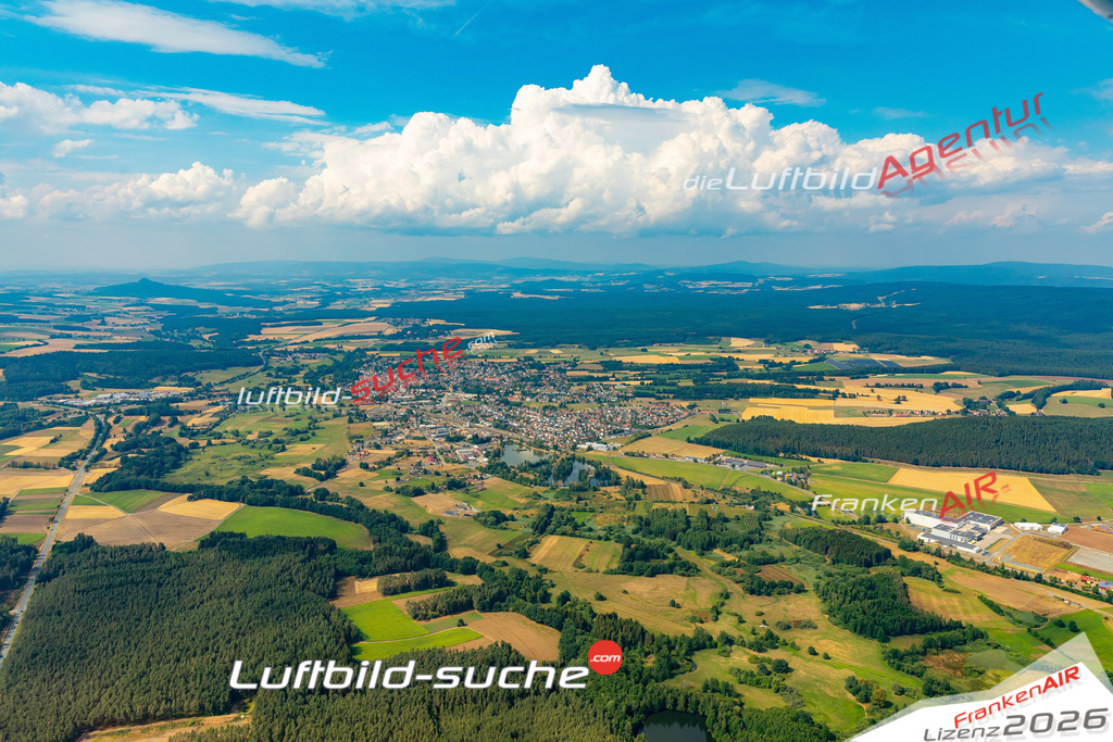Das Luftbild der Stadt Pressath wurde 2022 vom Flugzeug heraus erstellt (keine Drohnen-Aufnahmen) Aufnahmehöhe ca.450 Meter- hohe Bildauflösung und Druck-Qualität. Garantiert!