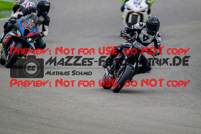 MaZZes_FotoMatrix_240521_6007705_1883 | GELB