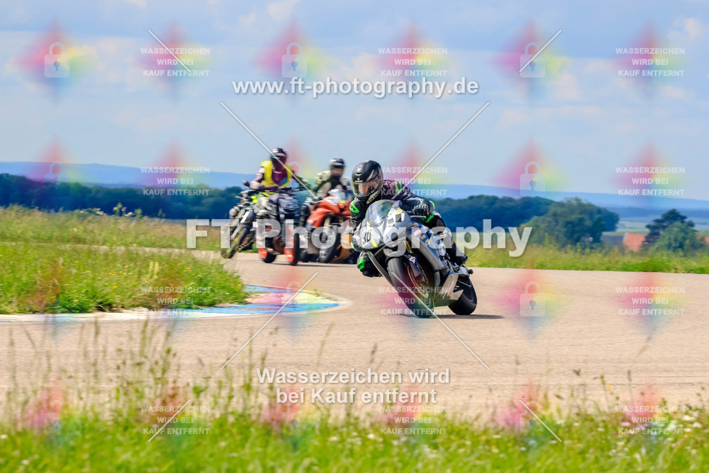 MotoTeam-0884 | Hier findet Ihr Bilder von Touristenfahrten auf der Nürburgring Nordschleife oder von anderen Veranstaltungen die ich besucht habe. Viel Spass beim Durch Schauen 