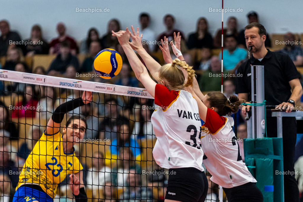 2023-00070977-Freundschaftsspiel-Deutschland-Ukraine | Angriff Yulia DYMAR UKR 20.05.2023; Berlin Foto: Gerold Rebsch - www.beachpics.de
