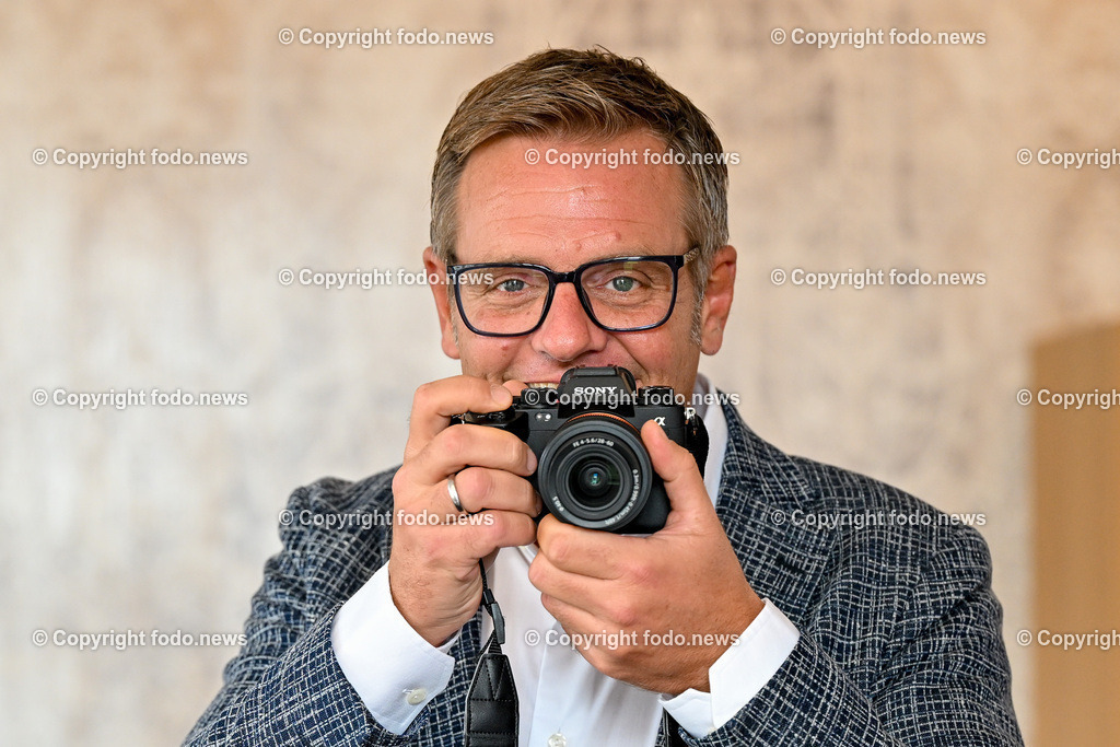 Hartlauer_ 24.09.2024-51 | 24.09.2024, Steyr, AUT, Hartlauer HandelsgesmbH im Bild Robert F. Hartlauer (Hartlauer HandelsgesmbH Kaufmann, Geschaeftsfuehrung)