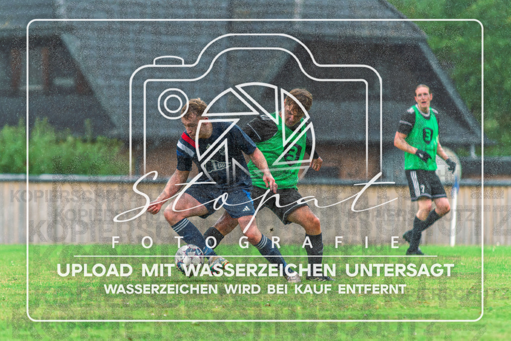 SFBFGFS-1007 | Melvin Droescher (FG Fulde-Stelllichte 2 #17) beim Herren 3. Kreisklasse HK Spiel zwischen SF Bispingen 2 und FG Fulde-Stellichte 2 im Sportplatz Huetzel, Bispingen (Simon Paul Stopat) - Realisiert mit Pictrs.com