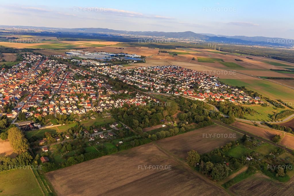 Luftbild: Ortsansicht aus Südwesten in Groß-Rohrheim im Bundesland Hessen in Deutschland. Foto: IMG_094641.jpg vom 21.09.2016 durch Werner Riehm/FLY-FOTO.de