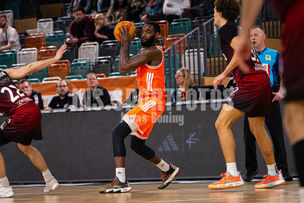 Basketball I Herren I Saison 2025-2026 I ProB Nord I 21. Spieltag I Rasta Vechta II - Iserlohn Kangaroos I 2982 | Aula Maarufu Sumbry (0, RASTA Vechta II) - Realisiert mit Pictrs.com