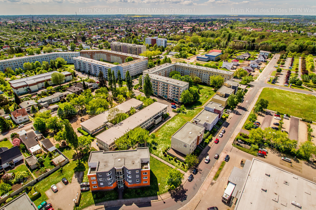 Magdeburg MWG Crucigerstraße Neustädter Feld-2515 | Die Magdeburger Platte® - das sind die schönsten Luftbilder von Magdeburg & Sachsen-Anhalt auf Acryl, Leinwand oder zum Download. Das ist Luftbildfotografie & Luftbildaufnahmen mit Drohne & Flugzeug.  - Realisiert mit Pictrs.com
