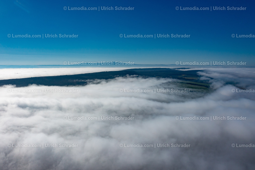 10049-51496 - Über den Wolken - Blick zum Brocken | Stockfoto und Bilderpool mit Bildmaterial aus Deutschland, dem Harz, Halberstadt, Quedlinburg, Wernigerode und weltweit. Qualitativ hochwertige und professionelle Fotos anschauen und kaufen. - Realisiert mit Pictrs.com