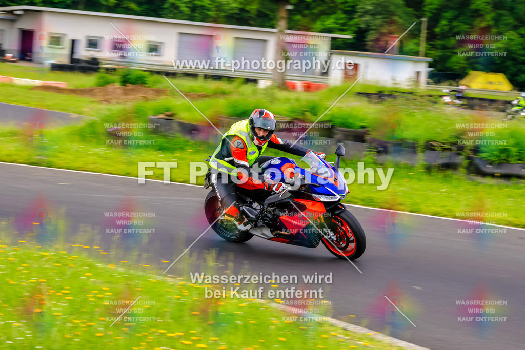 VBK-7666 | Hier findet Ihr Bilder von Touristenfahrten auf der Nürburgring Nordschleife oder von anderen Veranstaltungen die ich besucht habe. Viel Spass beim Durch Schauen 