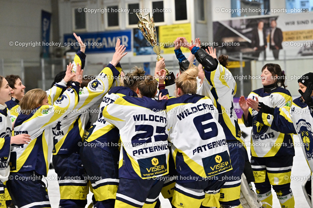 WILDCATS PATERNION & Lady Hawks Siegerehrung-Meisterfeier | Jubel Wildcats Paternion Mannschaft, Meister, WILDCATS PATERNION &amp; Lady Hawks Siegerehrung-Meisterfeier, WILDCATS PATERNION &amp; Lady Hawks Siegerehrung-Meisterfeier am 12.03.2025 in Steindorf (Ossiachersee Halle), Austria, (Photo by Bernd Stefan)