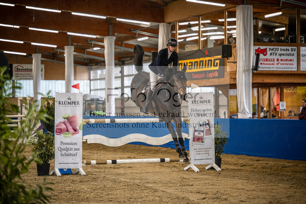 DOS_2060 | Entdecke hochwertige Reitturnierfotos von Foto Oger. Professionell, emotional und authentisch – jetzt Lieblingsmomente im Shop bestellen.Deutschlandweite Turnierfotografie. - Realisiert mit Pictrs.com