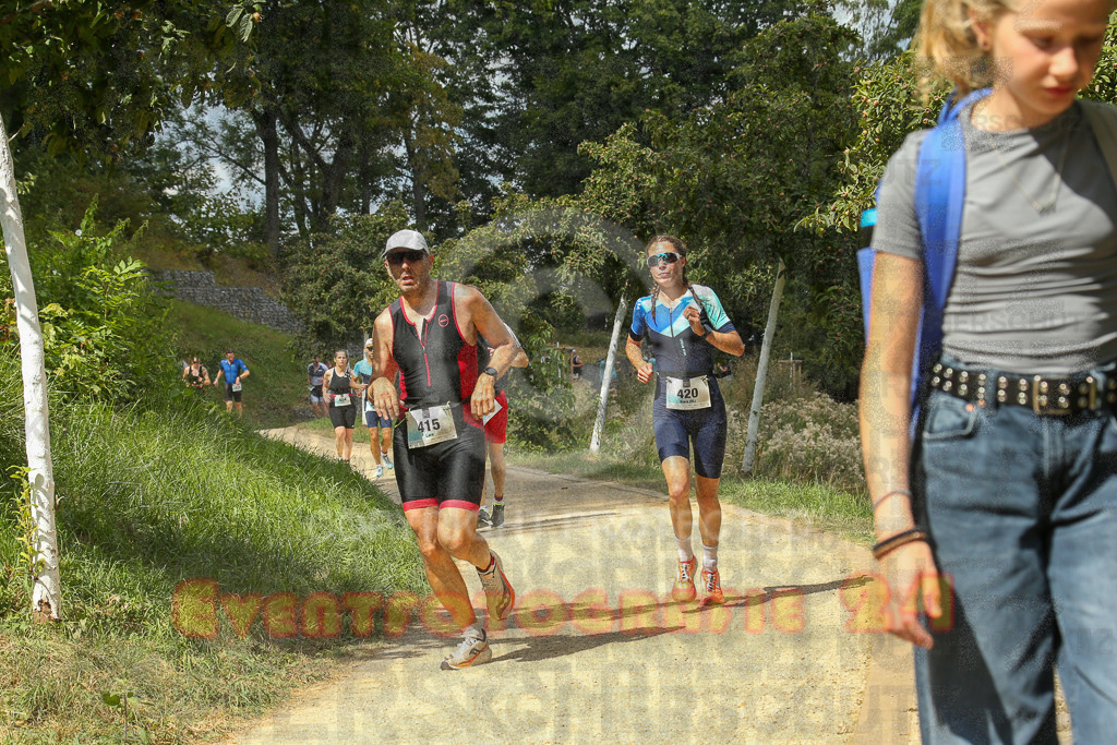 250824_1342_EX1_3296 | Sportfotografie im Rhein-Sieg Kreis, Köln, Bonn, NRW, Rheinland Pfalz, Hessen, etc. Unser Tätigkeitsfeld umfasst den Laufsport vom Volkslauf über den Marathon, Duathlon, Triathon bis zum Ultralauf wie Kölnpfad Ultra oder Schindertrail.