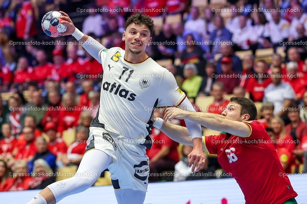 EHF22012601045 | 22.01.2026, Handball, Men's EHF EURO 2026, Deutschland - Portugal, Jyske Bank Boxen in Herning, Dänemark, Main Round:  Marko Grgic (Germany #71) im Zweikampf gegen   Joao Pedro Vinhas Silva Gomes (Portugal #66) 