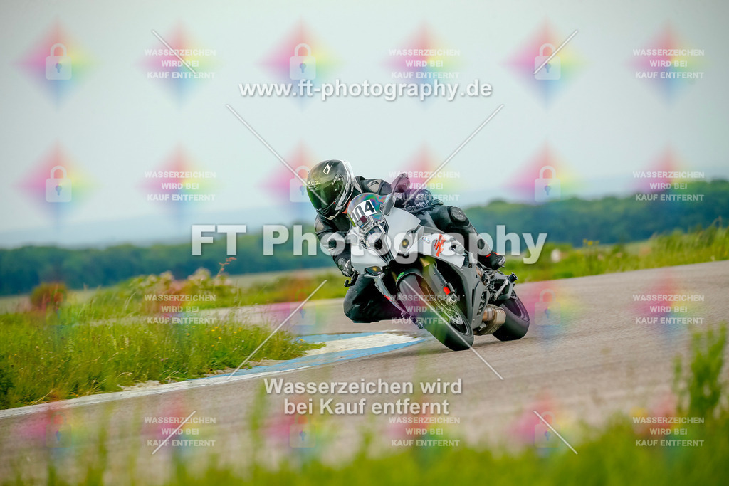 _MOT2105 | Hier findet Ihr Bilder von Touristenfahrten auf der Nürburgring Nordschleife oder von anderen Veranstaltungen die ich besucht habe. Viel Spass beim Durch Schauen 