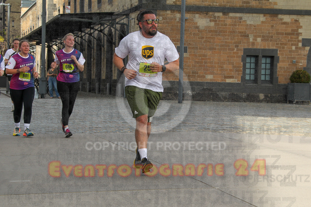 250920_1333_EV4_6053 | Sportfotografie im Rhein-Sieg Kreis, Köln, Bonn, NRW, Rheinland Pfalz, Hessen, etc. Unser Tätigkeitsfeld umfasst den Laufsport vom Volkslauf über den Marathon, Duathlon, Triathon bis zum Ultralauf wie Kölnpfad Ultra oder Schindertrail.