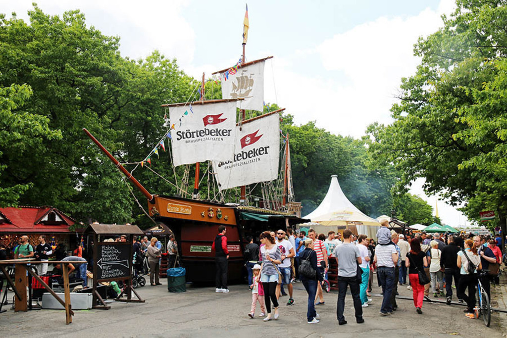 Leipziger Bierbörse | Das Team hinter BILDLEXIKON LEIPZIG bündelt historische wie aktuelle Informationen über die Stadt Leipzig in Text und Bild auf einer Plattform und stellt diese der interessierten Öffentlichkeit zur Verfügung.