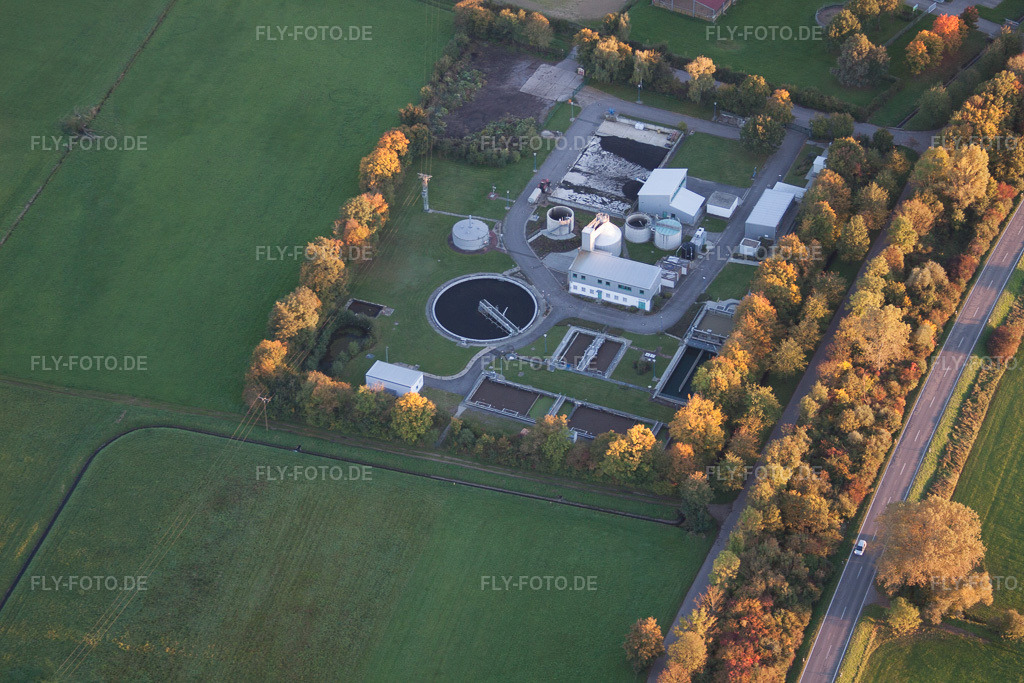Luftbild: Kläranlage in Offenbach an der Queich im Bundesland Rheinland-Pfalz in Deutschland. Foto: IMG_60242.jpg vom 13.10.2013 durch Werner Riehm/FLY-FOTO.de