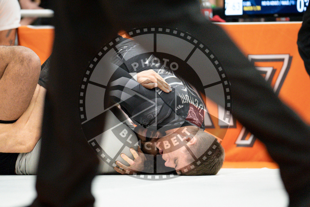 20231125PBB7029 | Fighters compete during the Grappling Industries Jiu-jitsu Championship in Berlin, Germany, on November 25, 2023.