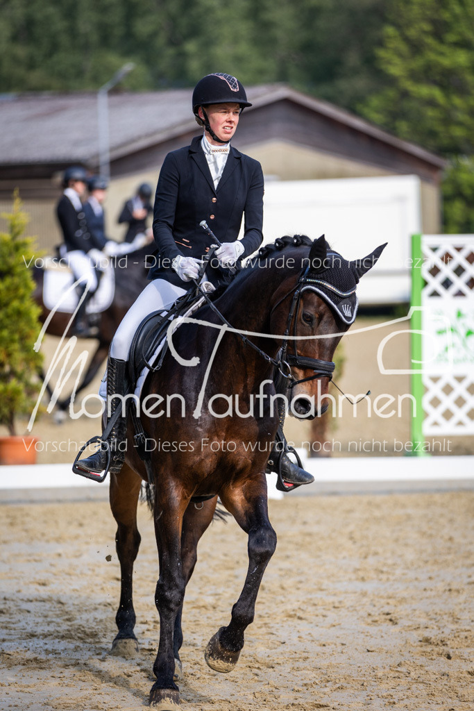 Donop24-A-Dre-083 | MomenTaufnahmen Pferdesportfotos