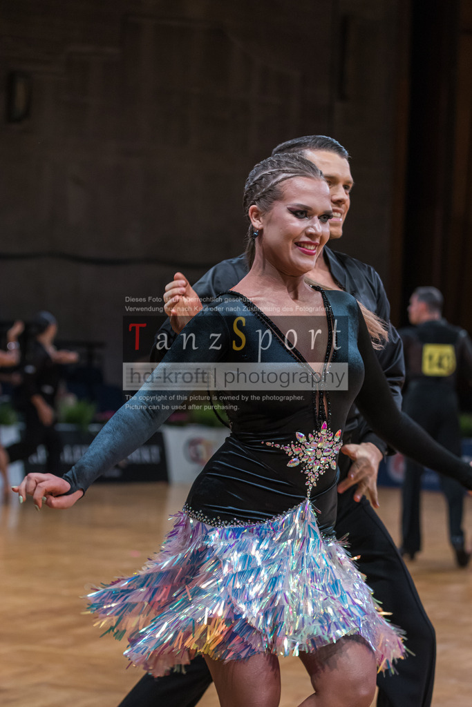 20250820_WDSF-Open-Latin-Rising Stars_1975 | Tanzsportbilder, Standardtanz, Lateintanz, WDSF, DTV, LTVB, dancecomp, goc, hessen tanzt, blaues band der spree, walzer, tango, wiener walzer, slowfox, quickstepp, samba, rumba, cha-cha-cha, paso doble. jive, hd-kroft photography, turniertanzsport