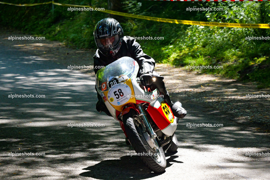 P1036692 | Erleben Sie atemberaubende, hochqualitative Fotos Ihrer Fahrt entlang der malerischen Alpenstraßen. Besuchen Sie alpineshots.com, um professionelle Aufnahmen Ihrer unvergesslichen Reise zu finden und zu kaufen - Realisiert mit Pictrs.com