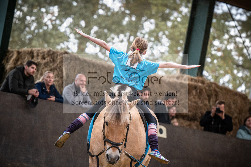 DOS_0229 | Entdecke hochwertige Reitturnierfotos von Foto Oger. Professionell, emotional und authentisch – jetzt Lieblingsmomente im Shop bestellen.Deutschlandweite Turnierfotografie. - Realisiert mit Pictrs.com