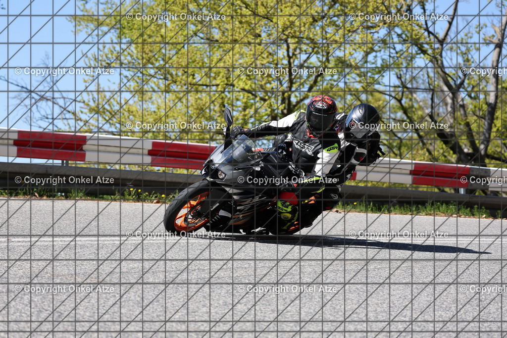 IMG_7674 | Fotograf am Kyffhäuser. Onkel Atze. Kyffhäuser Rennstrecke. Café36. Motorsportfotografie. - Realisiert mit Pictrs.com