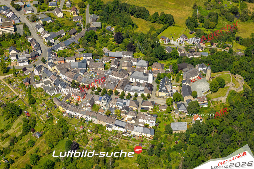 Das Luftbild zeigt :  Lichtenberg - Die Luftaufnahme wurde 2024 vom UL-Flugzeug aus erstellt ( keine Drohne ) - Hochauflösende Luftaufnahme - Für grossformatige Ausdrucke geeignet. Die Geschenkidee !Mit Lizenz und Bildrechte bestellbar