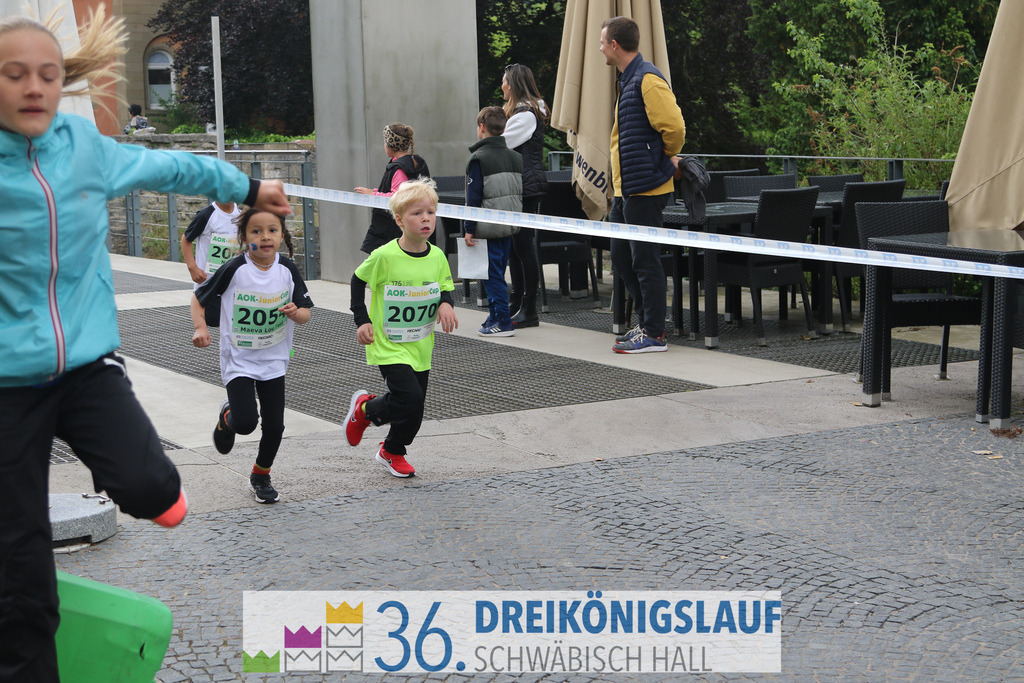 AOK Junior Cup 400m | 3Königslauf 2022 AOK Junior Cup 400m - Realisiert mit Pictrs.com