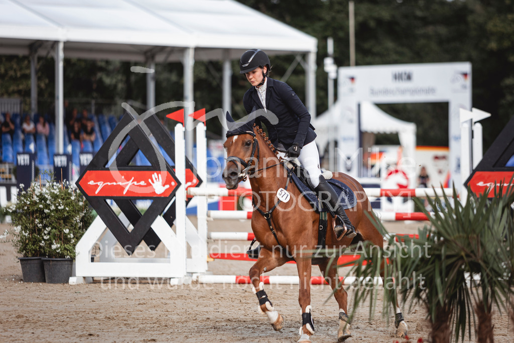 240906_BuCha_Pony-L-6j-226 | Deine schönsten Turniermomente als professionelle Fotos! Entdecke hochwertige Pferdesport-Fotografie im Online-Shop. Jetzt Fotos finden & bestellen!