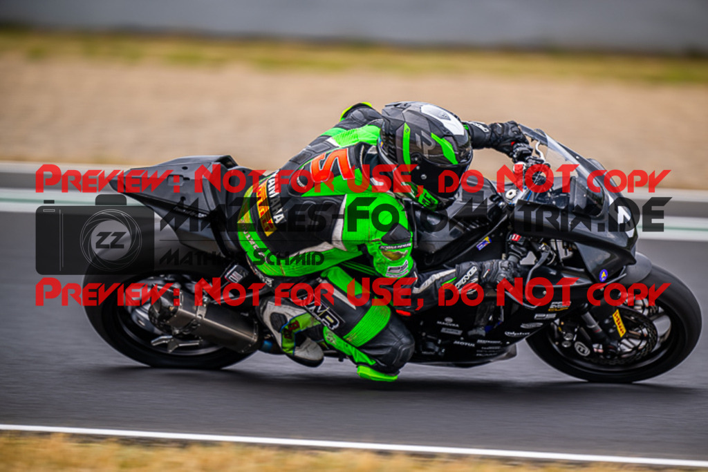 MaZZes_FotoMatrix_220624_2018 | PROSUPERSTOCK