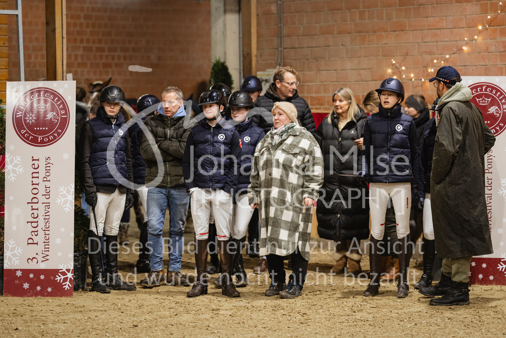 231118_PonyTrophy-202 | Deine schönsten Turniermomente als professionelle Fotos! Entdecke hochwertige Pferdesport-Fotografie im Online-Shop. Jetzt Fotos finden & bestellen!