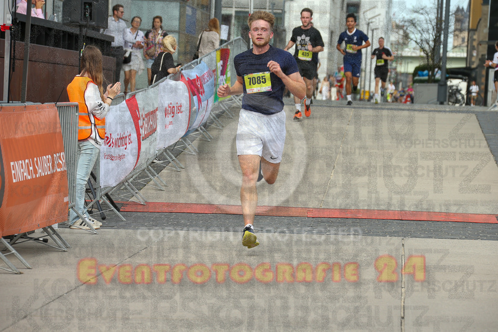 250920_1324_EX1_4336 | Sportfotografie im Rhein-Sieg Kreis, Köln, Bonn, NRW, Rheinland Pfalz, Hessen, etc. Unser Tätigkeitsfeld umfasst den Laufsport vom Volkslauf über den Marathon, Duathlon, Triathon bis zum Ultralauf wie Kölnpfad Ultra oder Schindertrail.