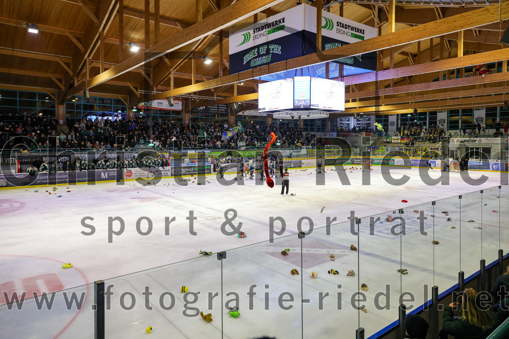 2025-12-05_085_TSV_Erding_gegen_Stuttgart_Rebels | Erding, Deutschland, 05.12.2025:Eishockey, Oberliga Süd 2025 / 2026, 23. Spieltag, TSV Erding gegen Stuttgart Rebels, Endergebnis: 5:6Foto: Christian Riedel / fotografie-riedel.net
