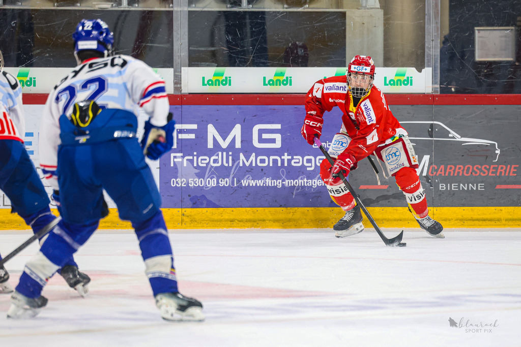 U18_EHCB vs EHCK_wb20260308-0852 | Sportbilder, Sportfotograf, Hochzeits- und Eventfotografin, Flugshows, Portraits und Tiershooting, Aviation, Downhill, Nationalleague, Swissleague, International