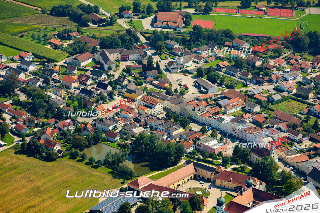 Das Luftbild zeigt :  Tüßling - Die Luftaufnahme wurde 2024 vom UL-Flugzeug aus erstellt ( keine Drohne ) - Hochauflösende Luftaufnahme - Für grossformatige Ausdrucke geeignet. Die Geschenkidee !Mit Lizenz und Bildrechte bestellbar