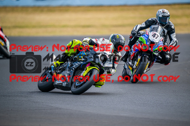 MaZZes_FotoMatrix_220625_2102 | PROSUPERSTOCK