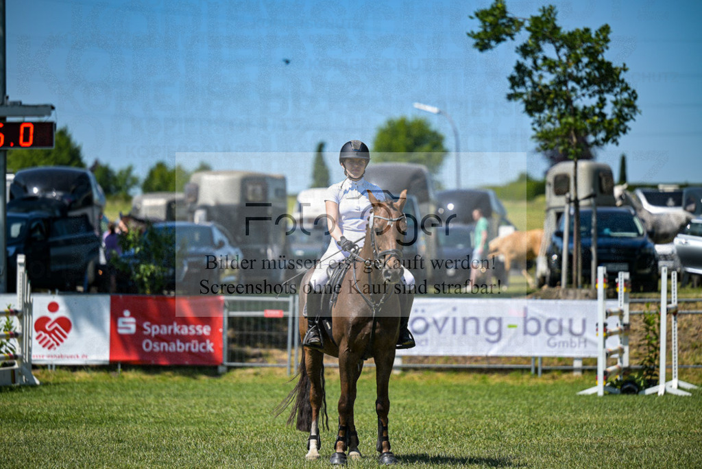 Reitturnier Voxtrup | Entdecke hochwertige Reitturnierfotos von Foto Oger. Professionell, emotional und authentisch – jetzt Lieblingsmomente im Shop bestellen.Deutschlandweite Turnierfotografie. - Realisiert mit Pictrs.com