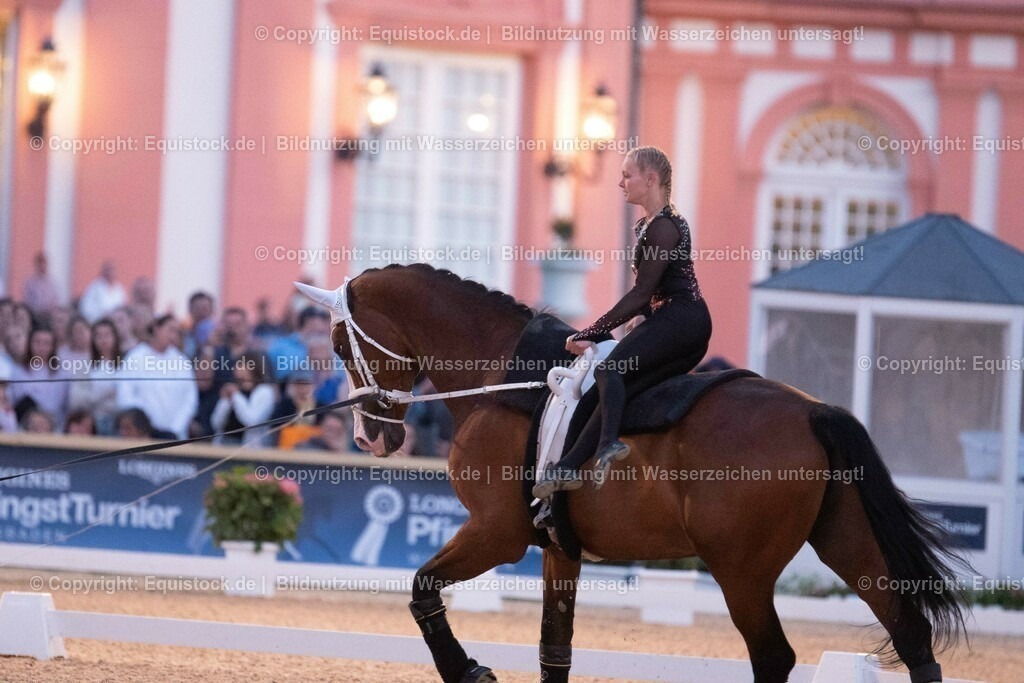 20230527_Voltigieren_NASPA_Flutlicht_0451 | equistock