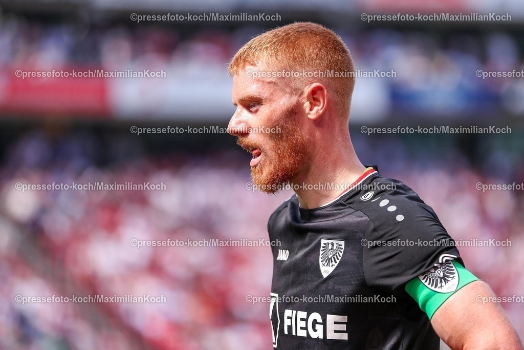 1FC20042501149 | 20.04.2025, Fußball, 1. FC Köln - Preußen Münster, 2.. Fußball Bundesliga, 30. Spieltag, RheinEnergie-STADION, Saison 2024 2025: Mikkel Kirkeskov (Preussen Muenster #02) DFB regulations prohibit any use of photographs as image sequences and or quasi-video.