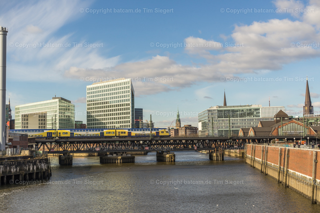 Hamburg-Oberhafenbrücke Richtung Ericusspitze | batcam.de - Realisiert mit Pictrs.com