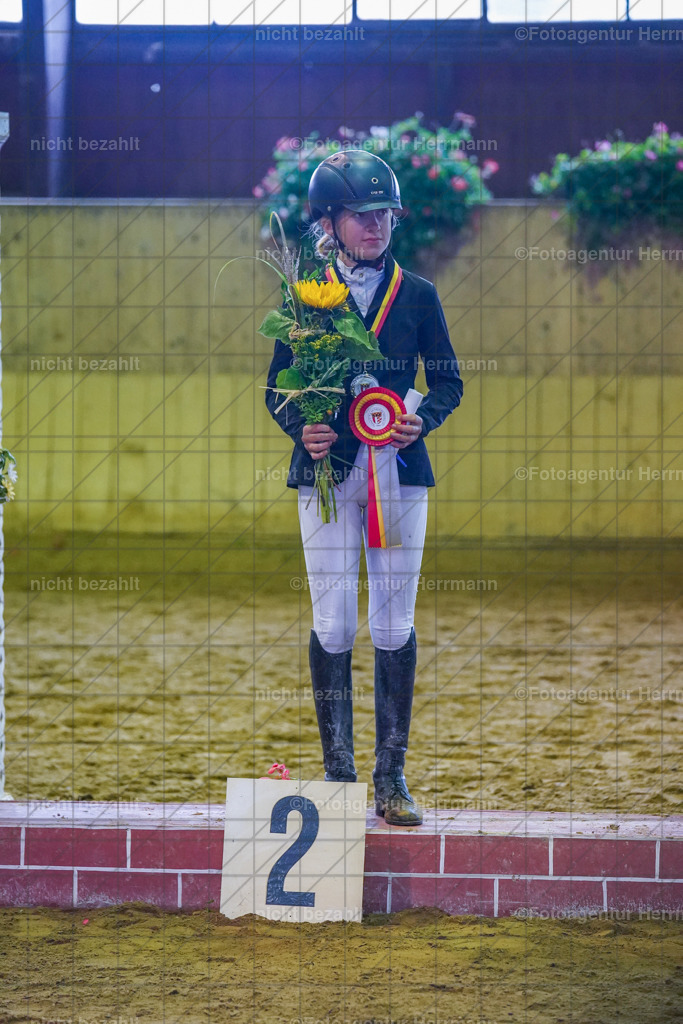 20221002-FAH09606 | Obberbayerische Meisterschaften Vielseitigkeit 2022, Schwäbische Meisterschaften Vielseitigkeit 2022, Mertingen, Schwaben, Bayern, Geländeturnier, Buschreiter, Turnierfotografen Bayern, Fotoagentur Herrmann,  Bayerische Meisterschaften VS Jun. / JR / Pony:, Turnierbilder, Pferdebilder, Turnierfotos, Pferdesortfotografie, Reitsportfotograf, Pferdeshooting