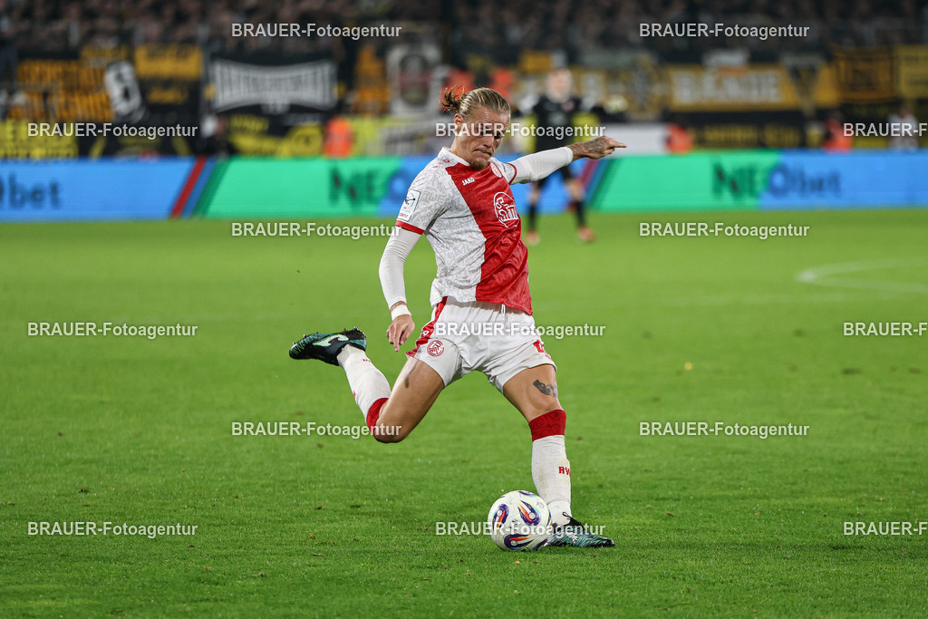 Rot-Weiss Essen - TSV Alemannia Aachen | Essen, Deutschland, 31.08.2025 Tom Moustier  (Rot-Weiss Essen) Einzelaktionwährend des 3.Liga Spiels zwischen  Rot-Weiss Essen und Alemannia Aachen am 31.08.2025 im Stadion an der Hafenstraße in Essen. (Foto von Timo Bluhmki-Schmidt/Brauer Fotoagentur