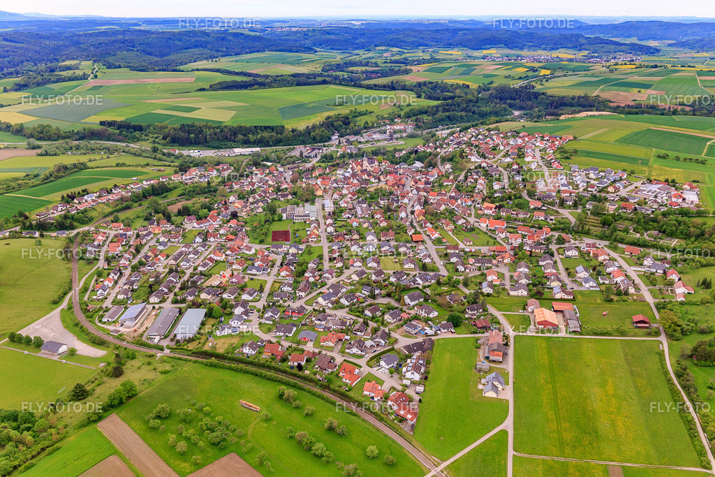 Ortsansicht aus Norden | Luftbild: Ortsansicht aus Norden im Ortsteil Stetten in Haigerloch im Bundesland Baden-Württemberg in Deutschland. Foto: IMG_114705.jpg vom 31.05.2019 durch Werner Riehm/FLY-FOTO.de - Realisiert mit Pictrs.com
