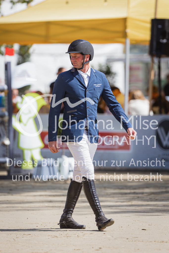 220828_Delbrueck_GrosserPreis-606 | Deine schönsten Turniermomente als professionelle Fotos! Entdecke hochwertige Pferdesport-Fotografie im Online-Shop. Jetzt Fotos finden & bestellen!