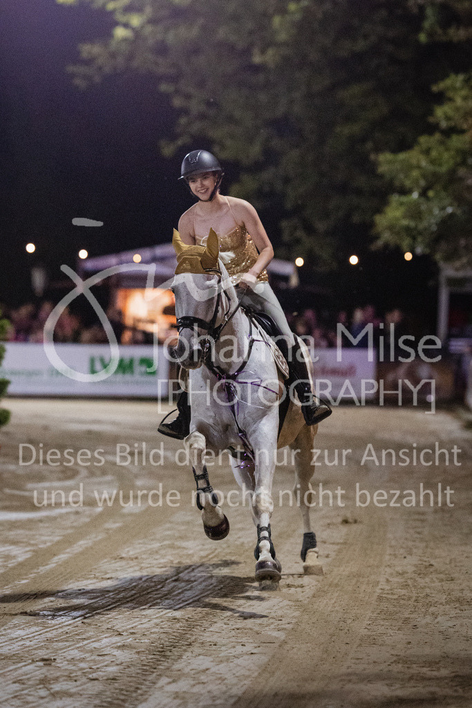 230827_Delbrueck_Kostuem-735 | Deine schönsten Turniermomente als professionelle Fotos! Entdecke hochwertige Pferdesport-Fotografie im Online-Shop. Jetzt Fotos finden & bestellen!